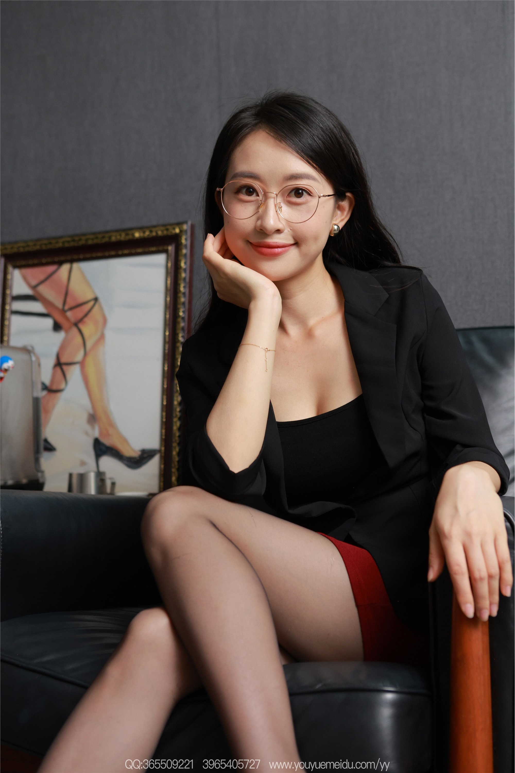 IESS异思趣向  2025.09.11 丝享家 2155 小婕《御姐包臀裙》